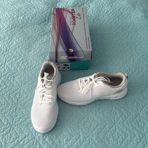 NWT Sketchers GoStep Lite ultra-lite sneakers all white sz 8 orig $89